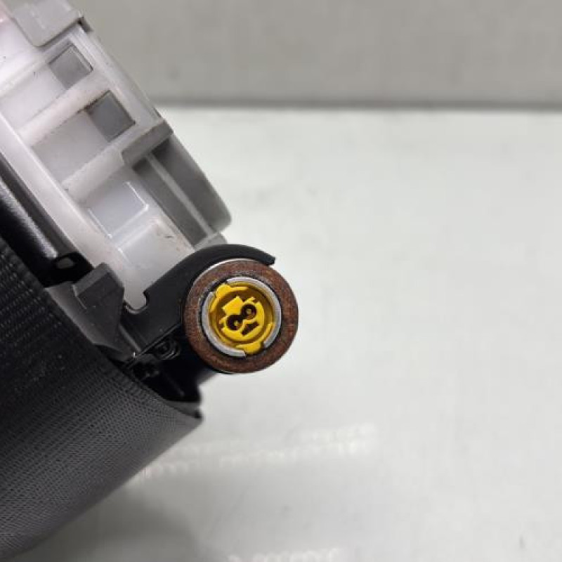 Pretensionneur de ceinture avant droit AUDI A1 1 Photo n°4