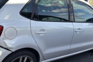 Pretensionneur de ceinture avant droit VOLKSWAGEN POLO 5