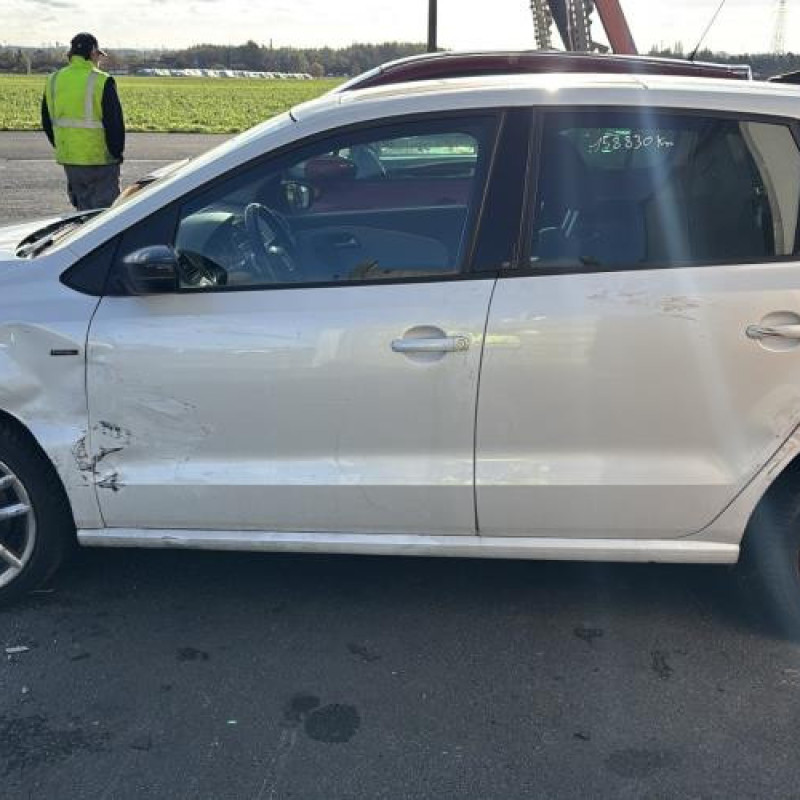 Pretensionneur de ceinture avant droit VOLKSWAGEN POLO 5 Photo n°12