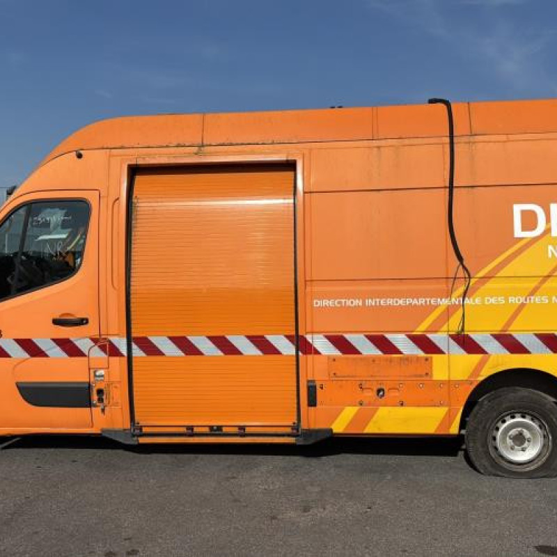 Pretensionneur de ceinture avant droit RENAULT MASTER 3 Photo n°9