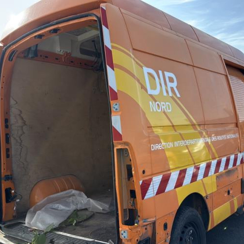 Pretensionneur de ceinture avant droit RENAULT MASTER 3 Photo n°11