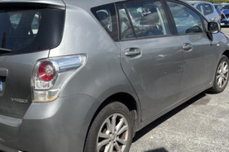 Pretensionneur de ceinture avant droit TOYOTA VERSO