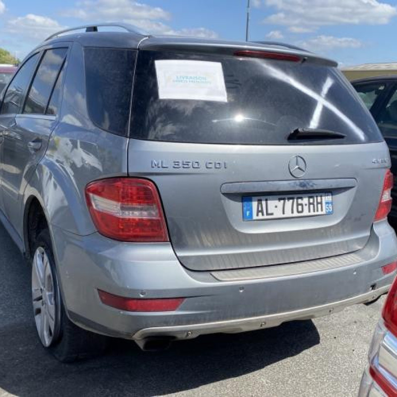 Pretensionneur de ceinture avant droit MERCEDES CLASSE M 164 Photo n°8