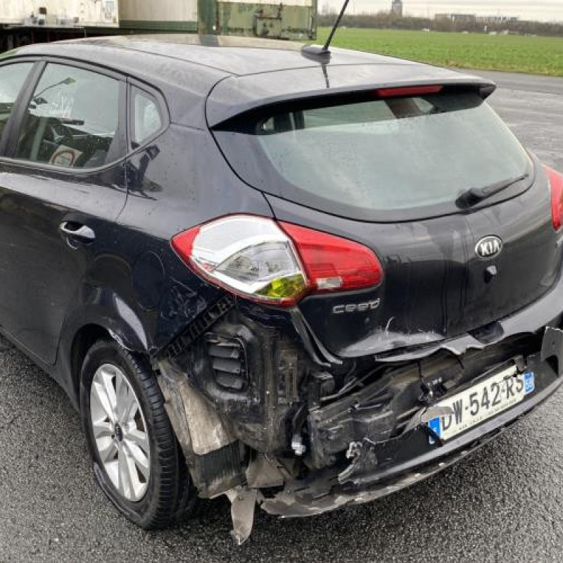 Pretensionneur de ceinture avant droit KIA CEE-D 2 Photo n°7