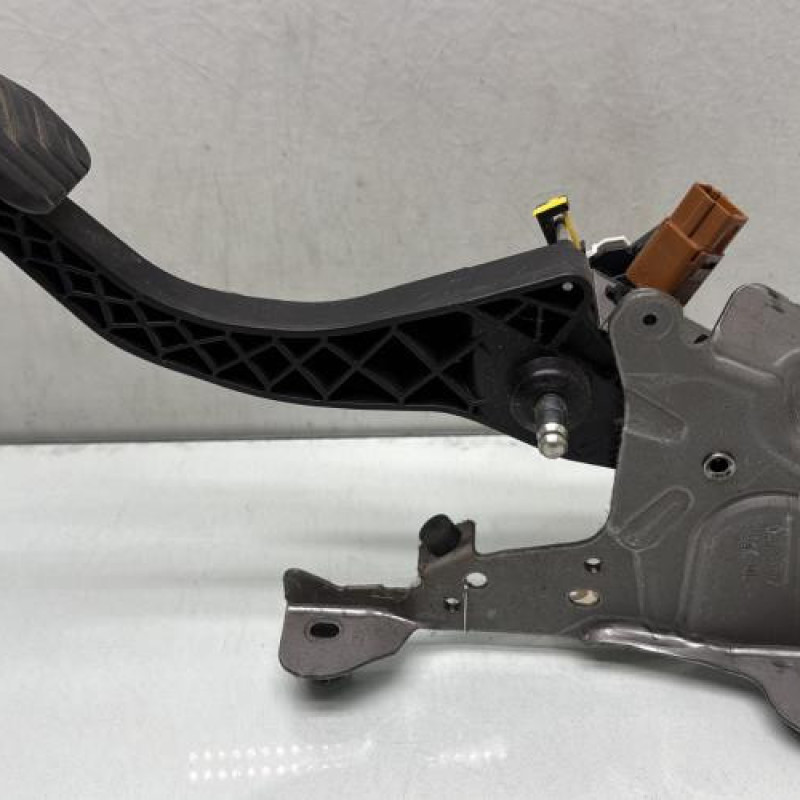 Pedale d'embrayage RENAULT KADJAR Photo n°3