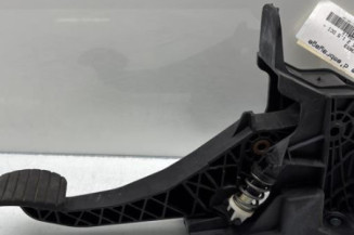 Pedale d'embrayage DACIA DUSTER 1 Photo n°1