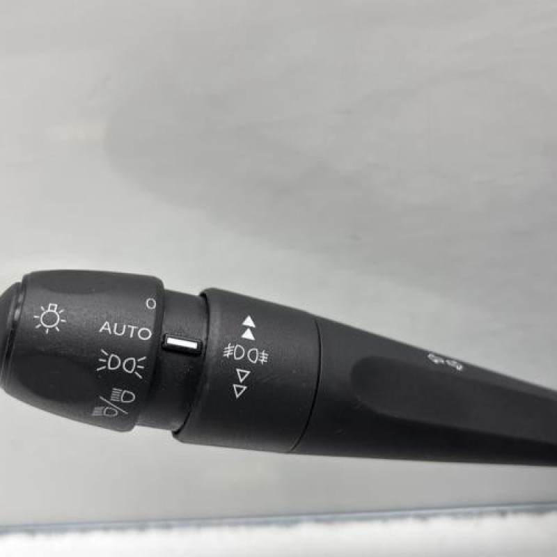 Com (Bloc Contacteur Tournant+Commodo Essuie Glace+Commodo Phare) CITROEN C3 3 Photo n°4