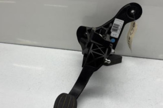 Pedale d'embrayage PEUGEOT 208 2 Photo n°1