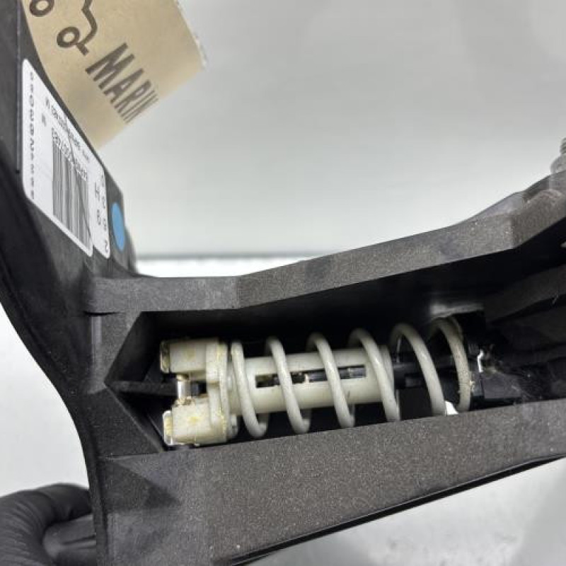 Pedale d'embrayage PEUGEOT 208 2 Photo n°5