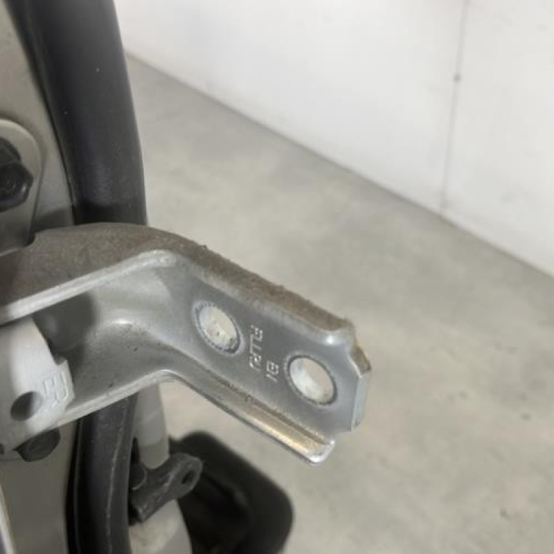 Porte avant droit KIA VENGA Photo n°3