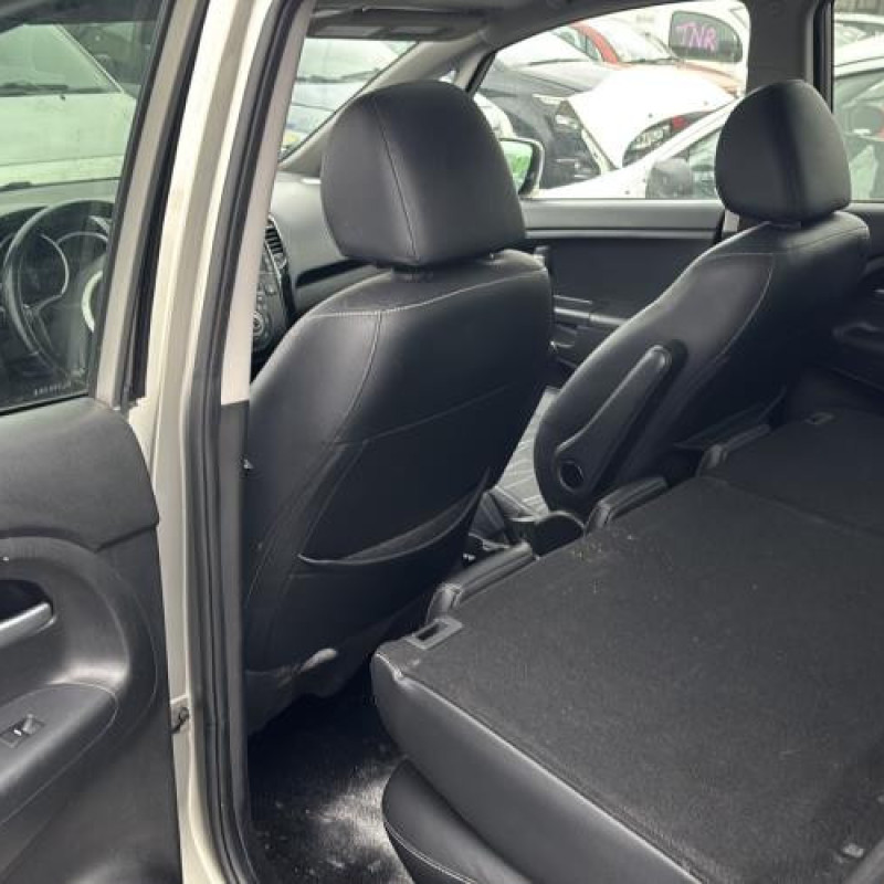 Porte avant droit KIA VENGA Photo n°16