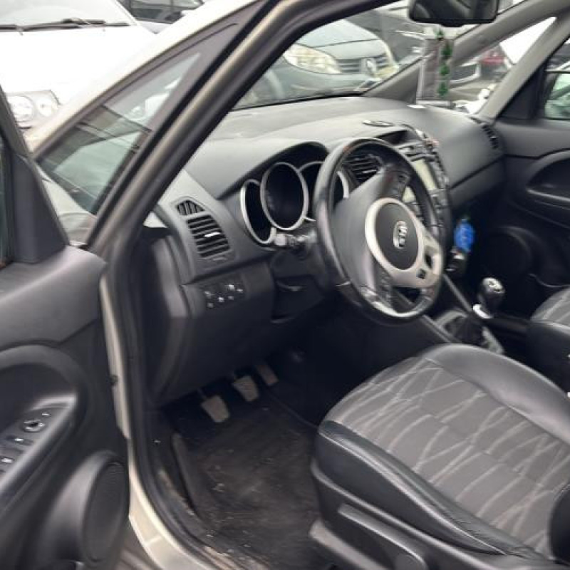 Porte avant gauche KIA VENGA Photo n°15