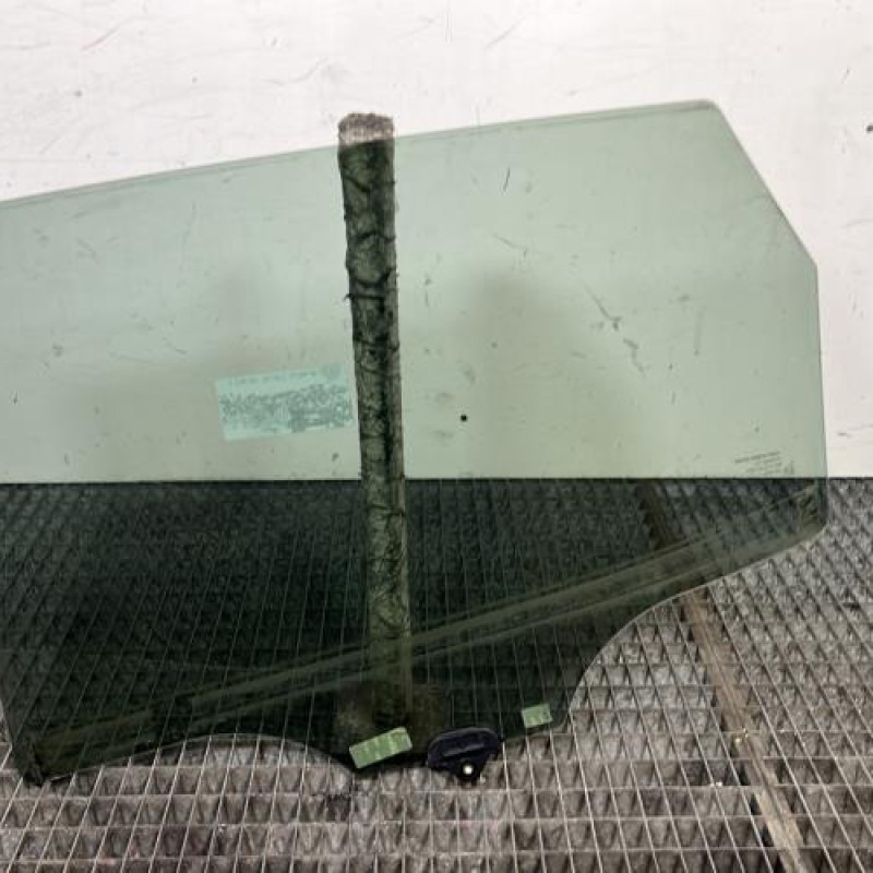 Vitre arriere droit KIA VENGA Photo n°4