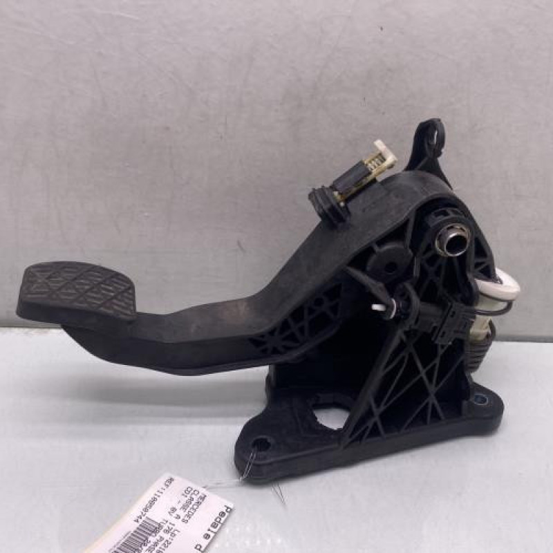 Pedale d'embrayage MERCEDES CLASSE A 176 Photo n°1