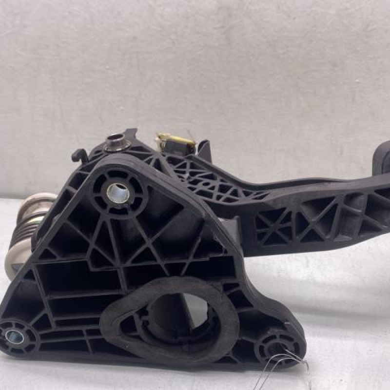 Pedale d'embrayage MERCEDES CLASSE A 176 Photo n°4