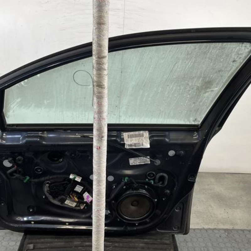 Porte avant droit VOLKSWAGEN GOLF 5 Photo n°6