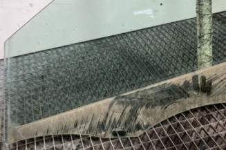 Vitre avant gauche MERCEDES CLASSE A 176