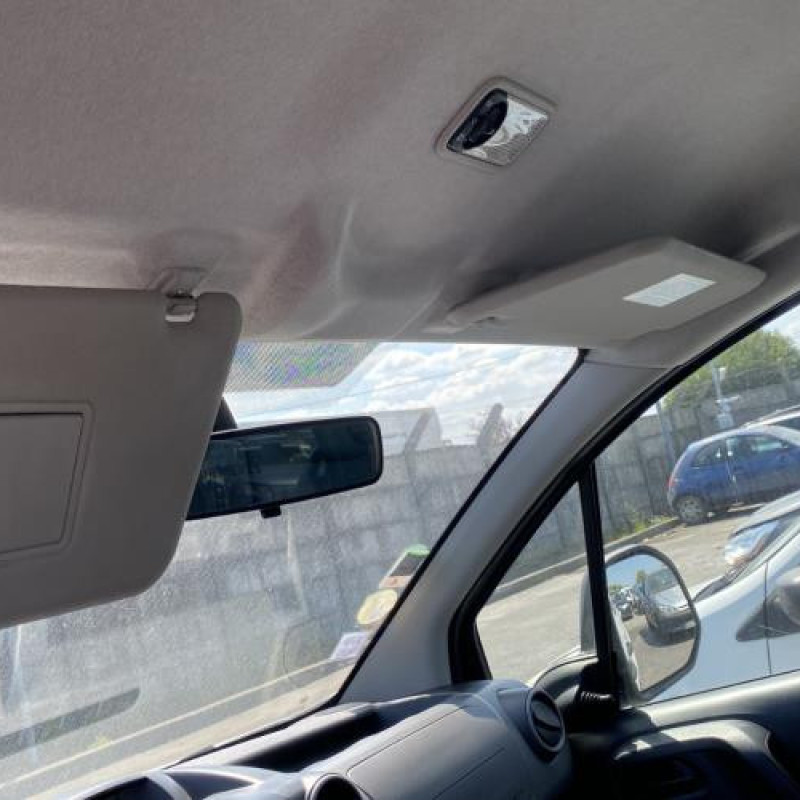 Antenne PEUGEOT PARTNER 2 Photo n°17