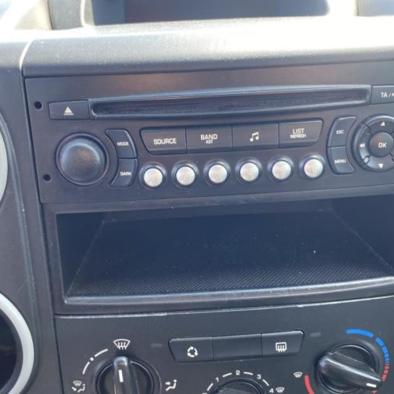 Antenne PEUGEOT PARTNER 2 Photo n°18