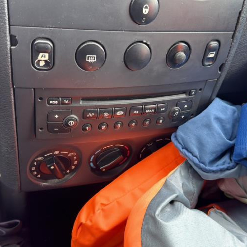 Antenne PEUGEOT PARTNER 1 Photo n°10