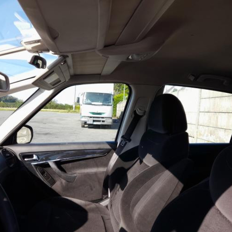 Anti brouillard arriere gauche CITROEN C4 PICASSO 1 Photo n°14