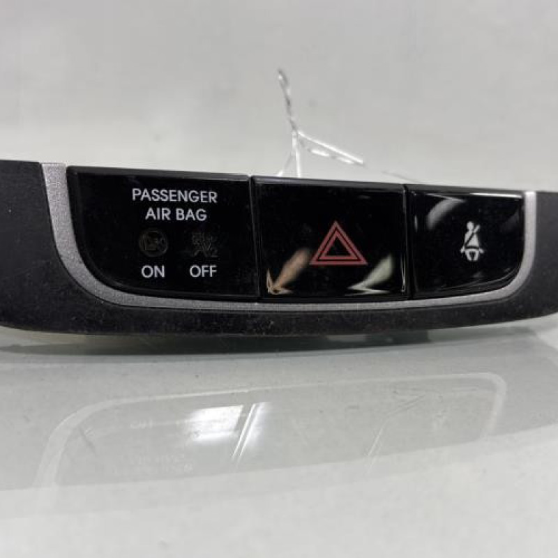 Bouton de warning HYUNDAI IX 35 Photo n°2