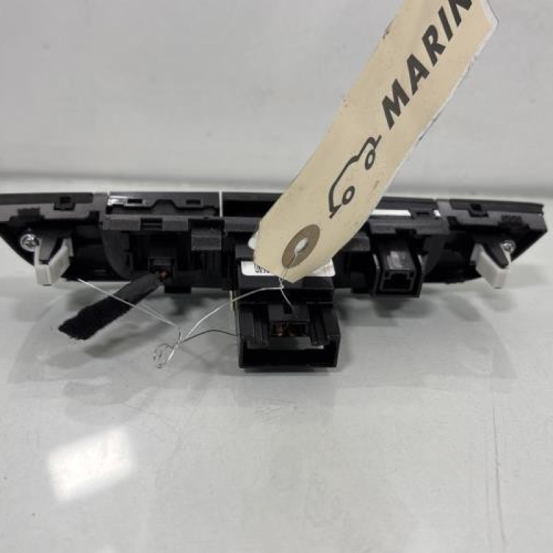 Bouton de warning HYUNDAI IX 35 Photo n°4