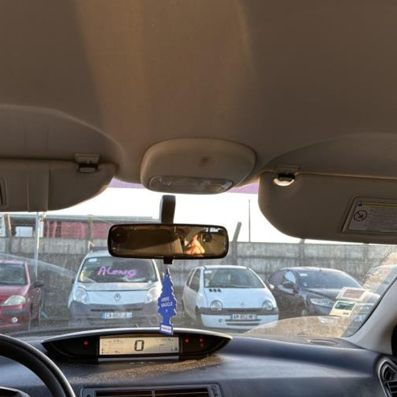 Anti brouillard arriere gauche CITROEN C4 1 Photo n°17