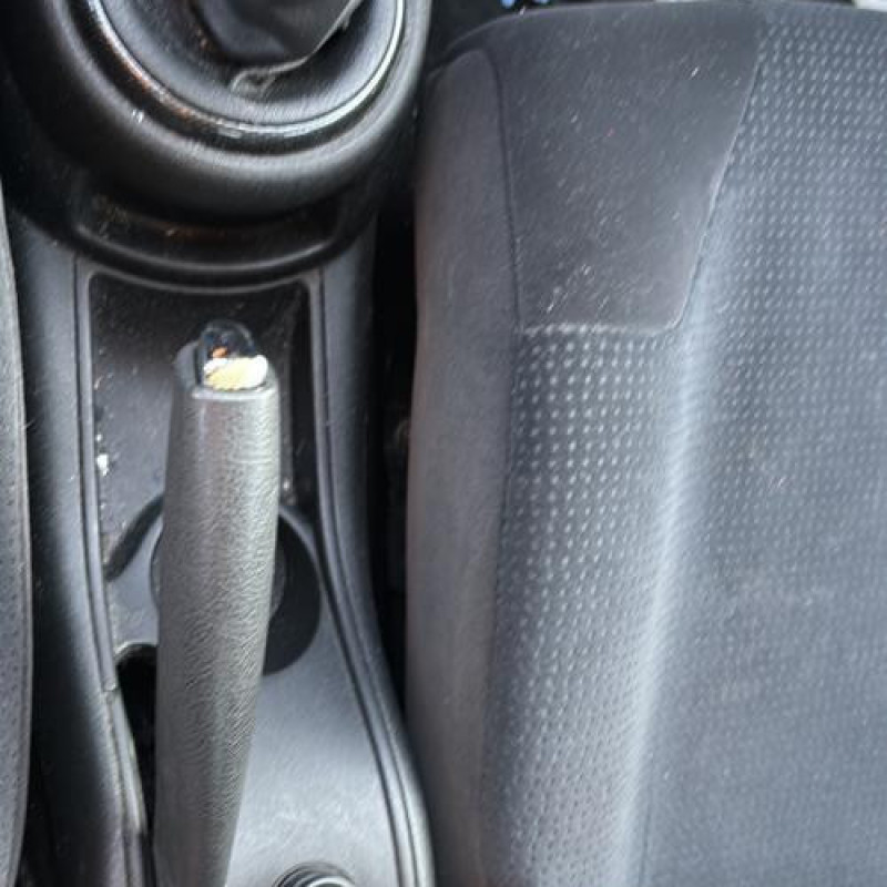 Anti brouillard arriere gauche CITROEN C4 1 Photo n°19