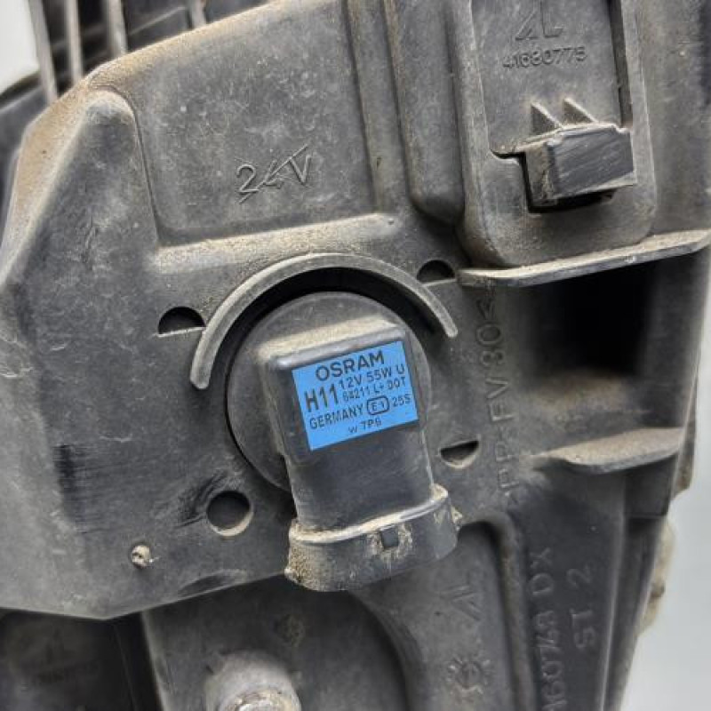 Anti brouillard droit (feux) PEUGEOT 407 Photo n°4