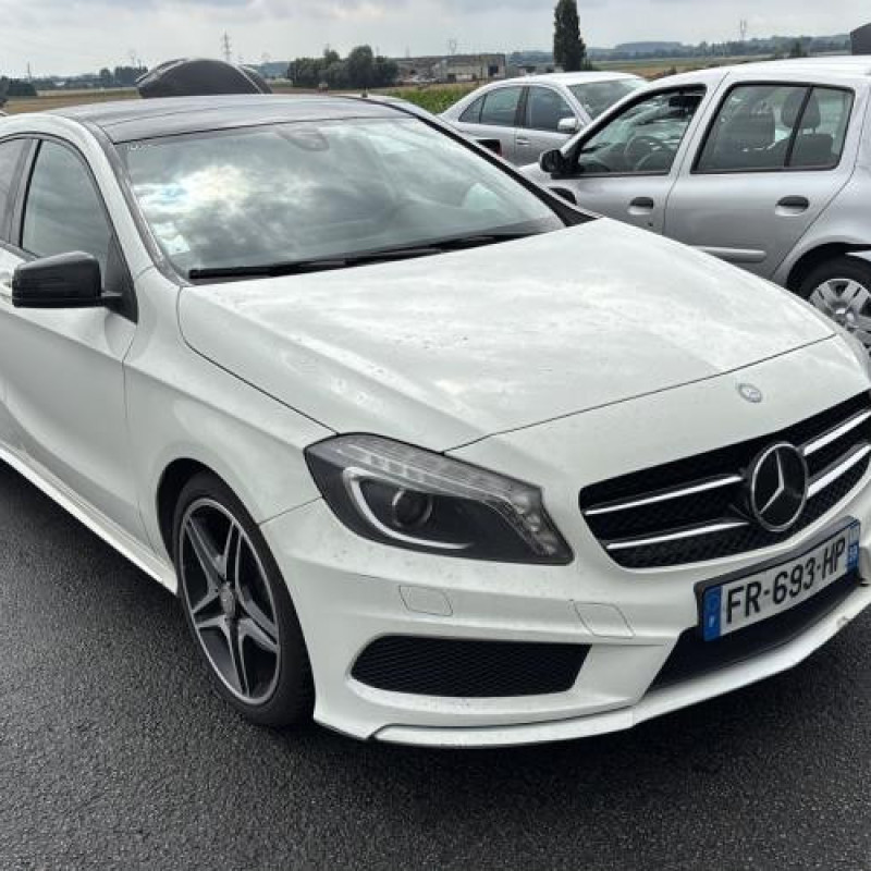 Aile avant droit MERCEDES CLASSE A 176 Photo n°16