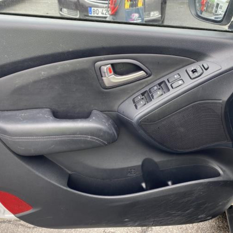 Poignee porte arriere gauche HYUNDAI IX 35 Photo n°17