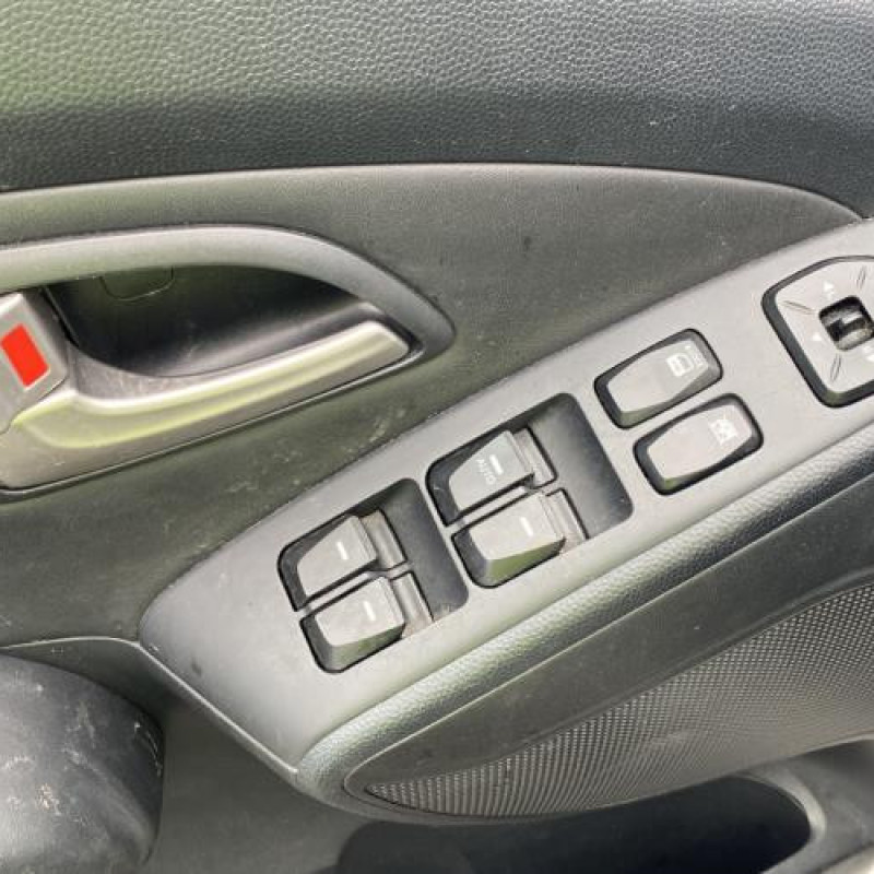 Poignee porte arriere gauche HYUNDAI IX 35 Photo n°18