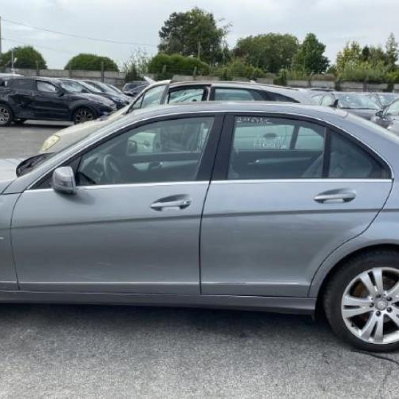 Crochet de remorquage MERCEDES CLASSE C 204 Photo n°4