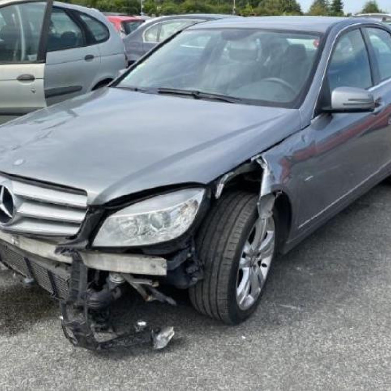 Crochet de remorquage MERCEDES CLASSE C 204 Photo n°8