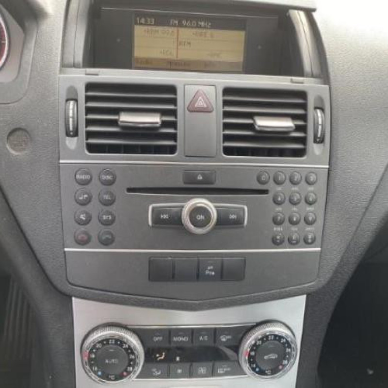 Crochet de remorquage MERCEDES CLASSE C 204 Photo n°10