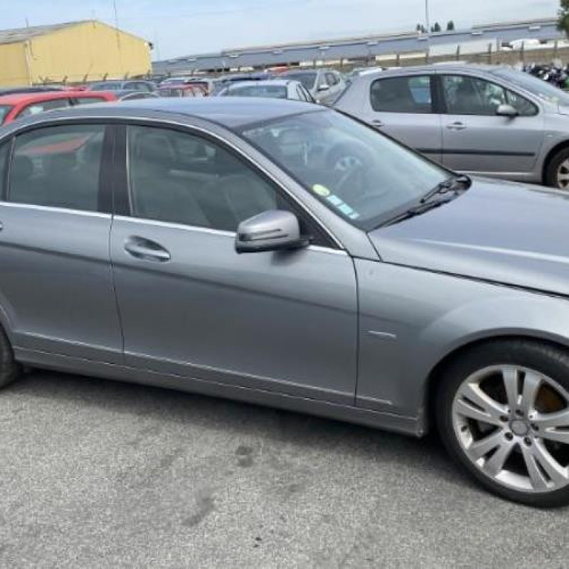 Crochet de remorquage MERCEDES CLASSE C 204 Photo n°13