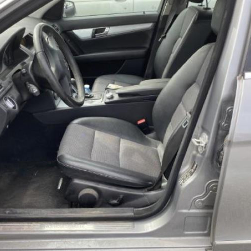 Crochet de remorquage MERCEDES CLASSE C 204 Photo n°19