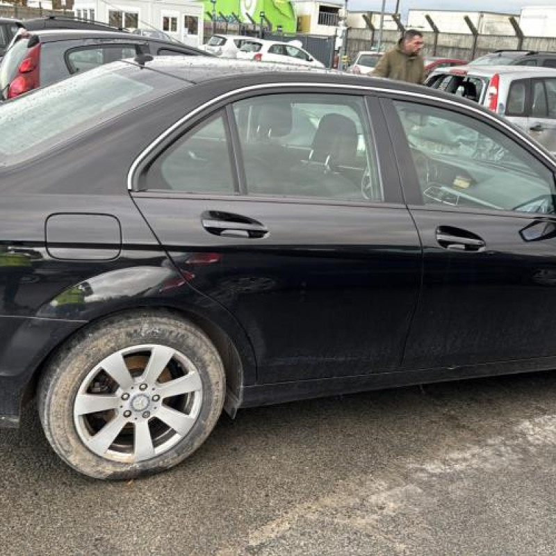 Crochet de remorquage MERCEDES CLASSE C 204 Photo n°10