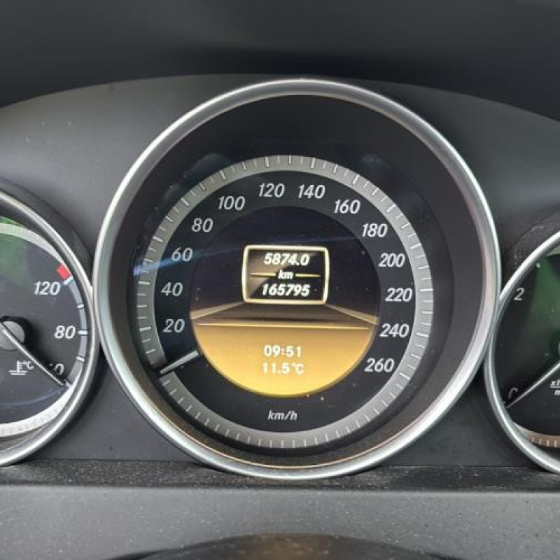 Crochet de remorquage MERCEDES CLASSE C 204 Photo n°19