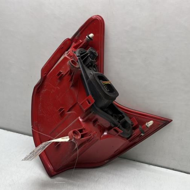 Feu arriere principal gauche (feux) PEUGEOT 3008 1 Photo n°3