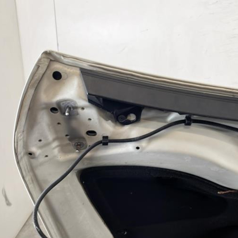 Capot MERCEDES CLASSE A 176 Photo n°8