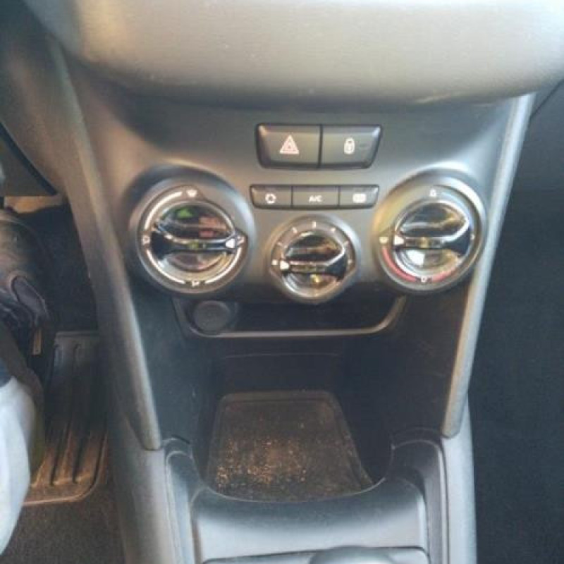 Pretensionneur de ceinture avant droit PEUGEOT 208 1 Photo n°10