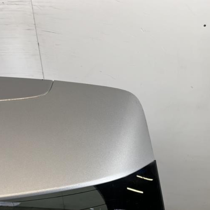 Malle/Hayon arriere TOYOTA AVENSIS 3 Photo n°3