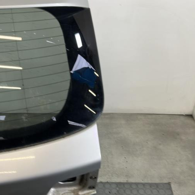 Malle/Hayon arriere TOYOTA AVENSIS 3 Photo n°4