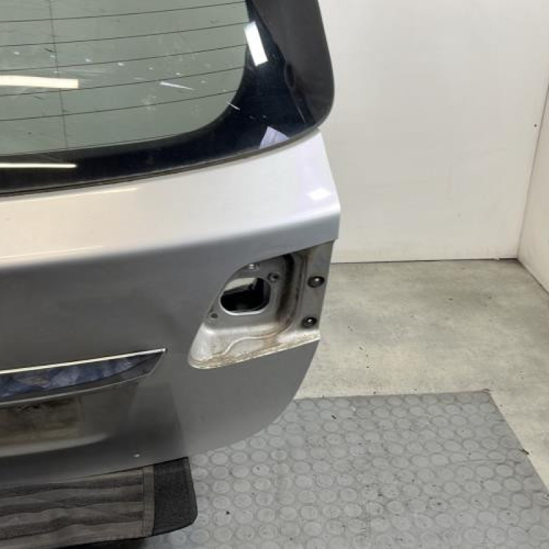 Malle/Hayon arriere TOYOTA AVENSIS 3 Photo n°6