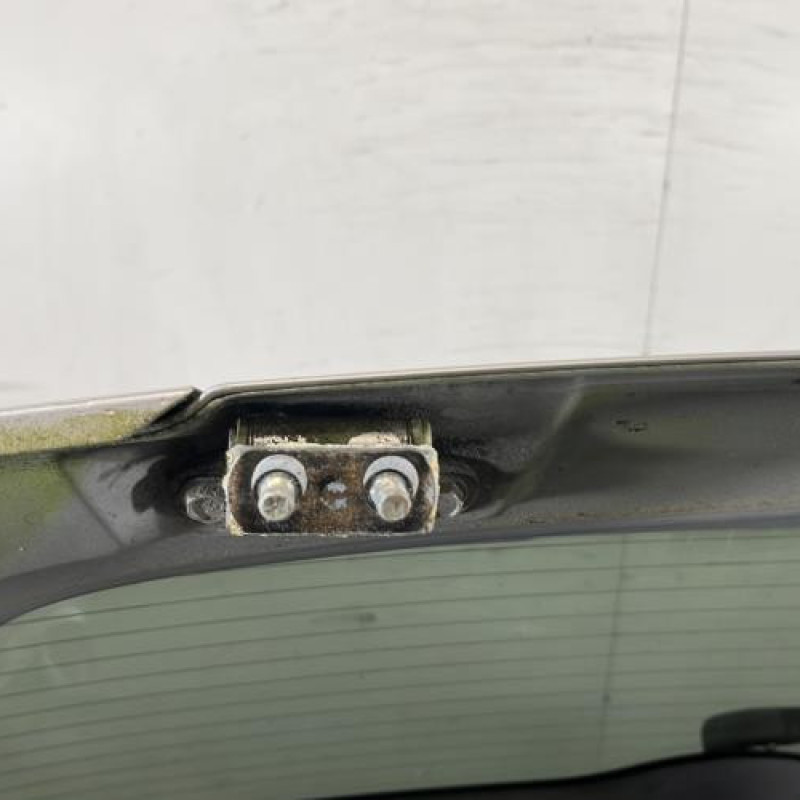 Malle/Hayon arriere TOYOTA AVENSIS 3 Photo n°8