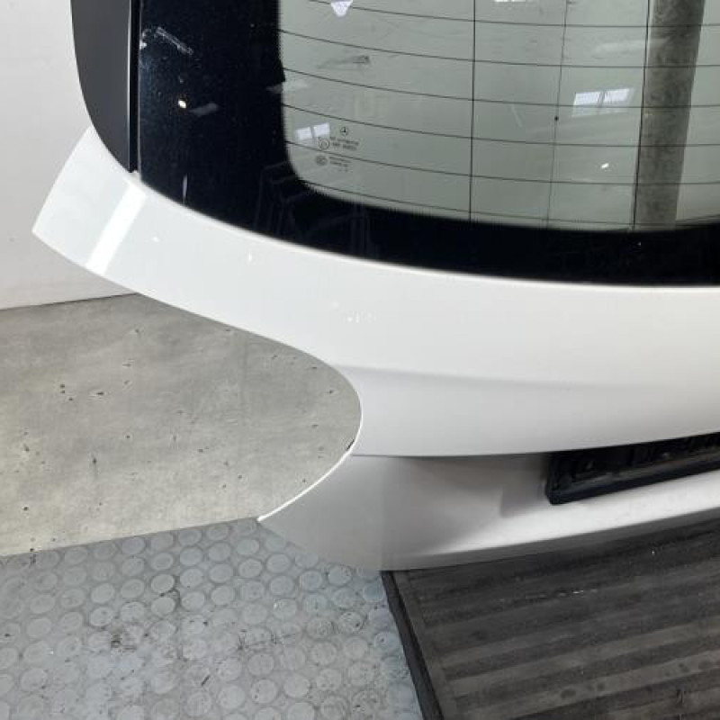 Malle/Hayon arriere MERCEDES CLASSE A 176 Photo n°5