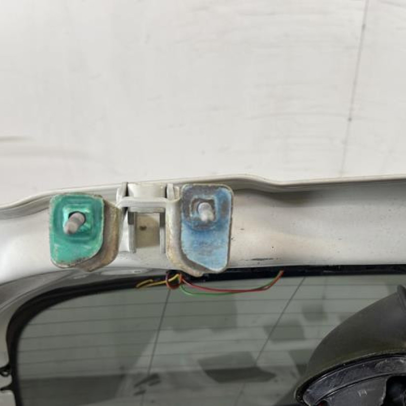 Malle/Hayon arriere MERCEDES CLASSE A 176 Photo n°6