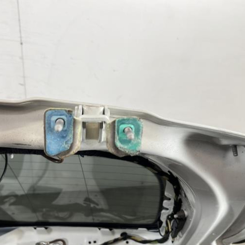 Malle/Hayon arriere MERCEDES CLASSE A 176 Photo n°7